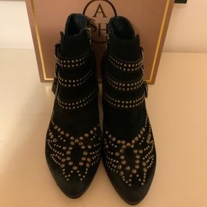 ASHITALIA BOOTIES SIZE 8
